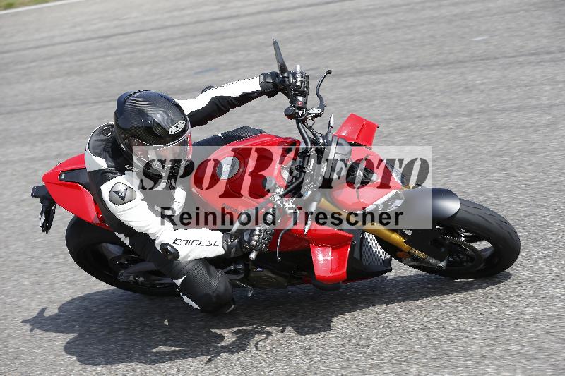 /27 12.06.2025 Ducati Schweiz Trackday Warmup  ADR/blau-bleu/ohne